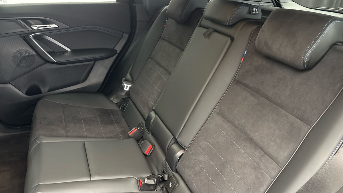 BMW iX1 Image 8
