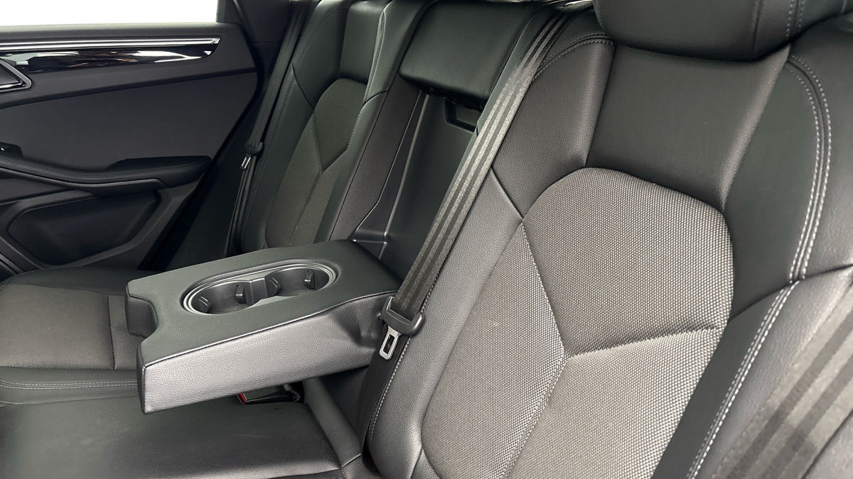 Porsche Macan Image 9