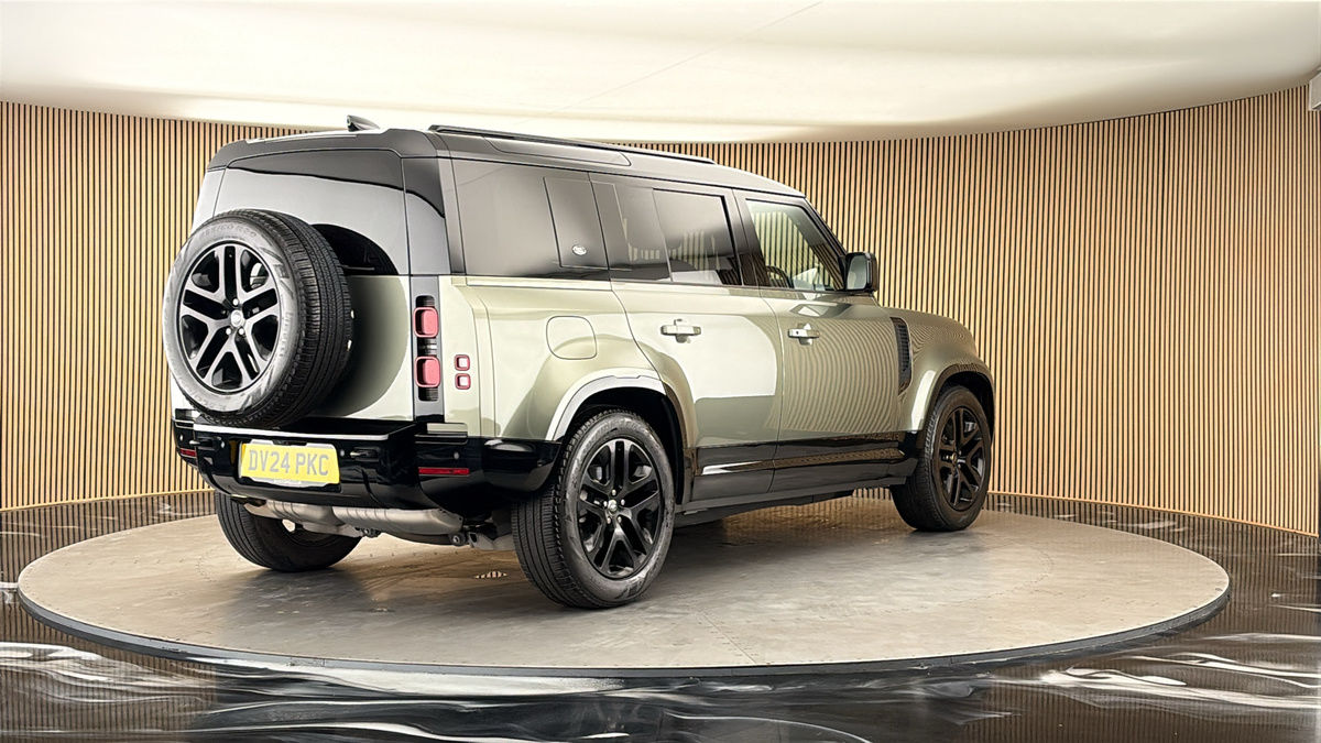 More views of Land Rover Defender 110