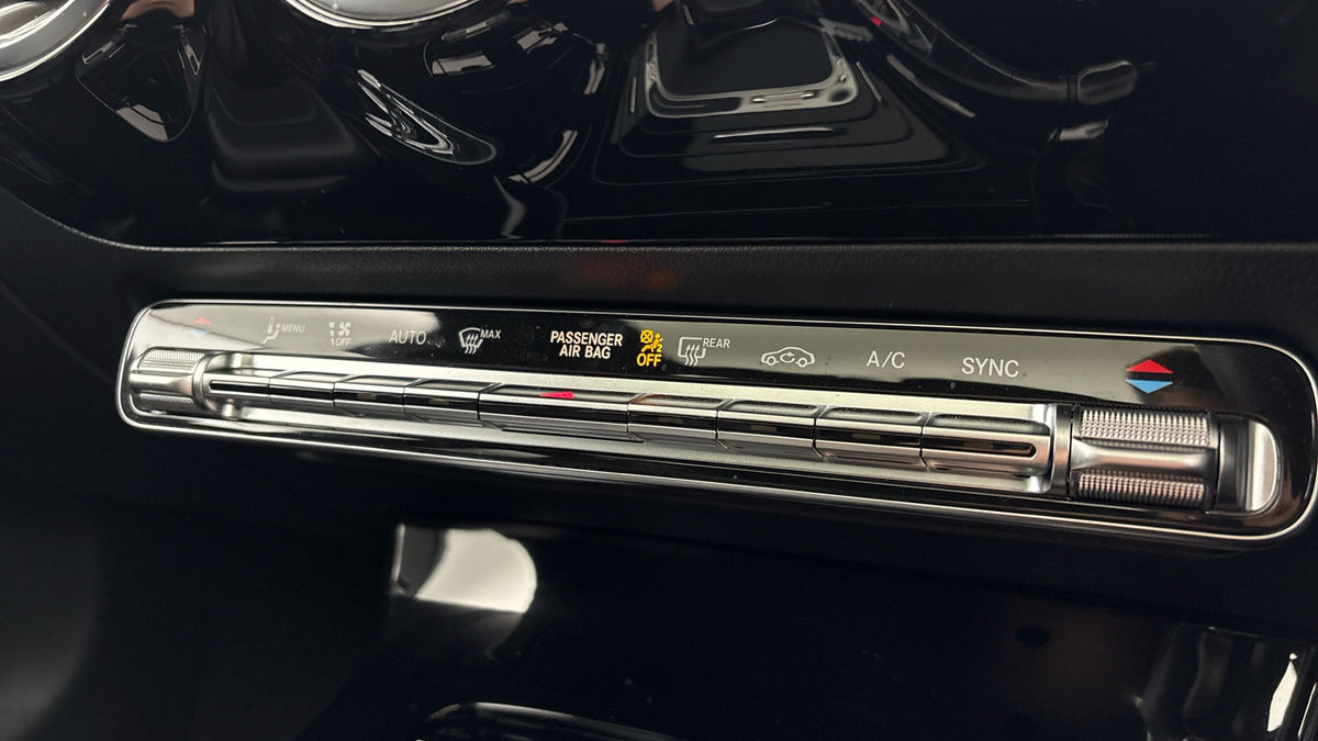 Mercedes-Benz CLA Image 30