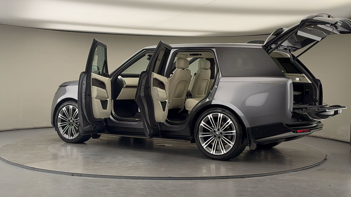 More views of Land Rover Range Rover