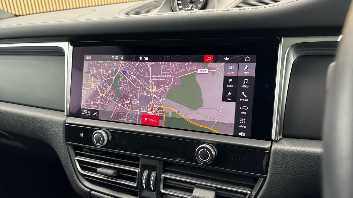 Porsche Macan Image 17