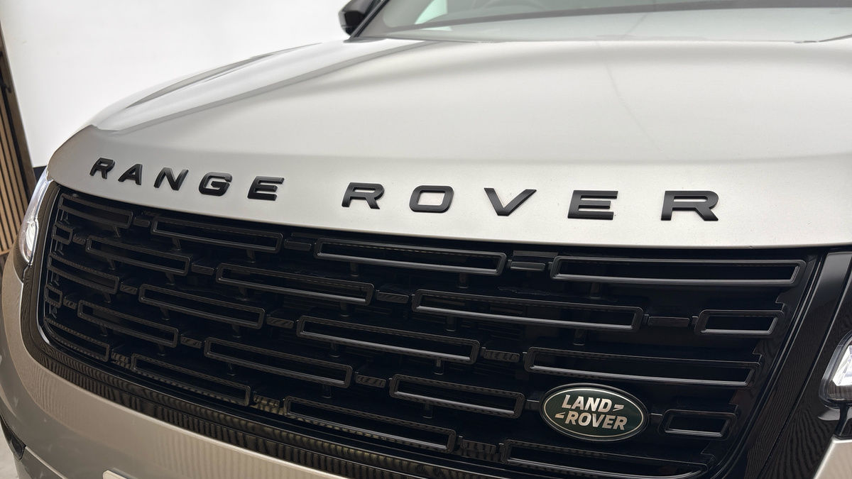 Land Rover Range Rover Velar Image 24