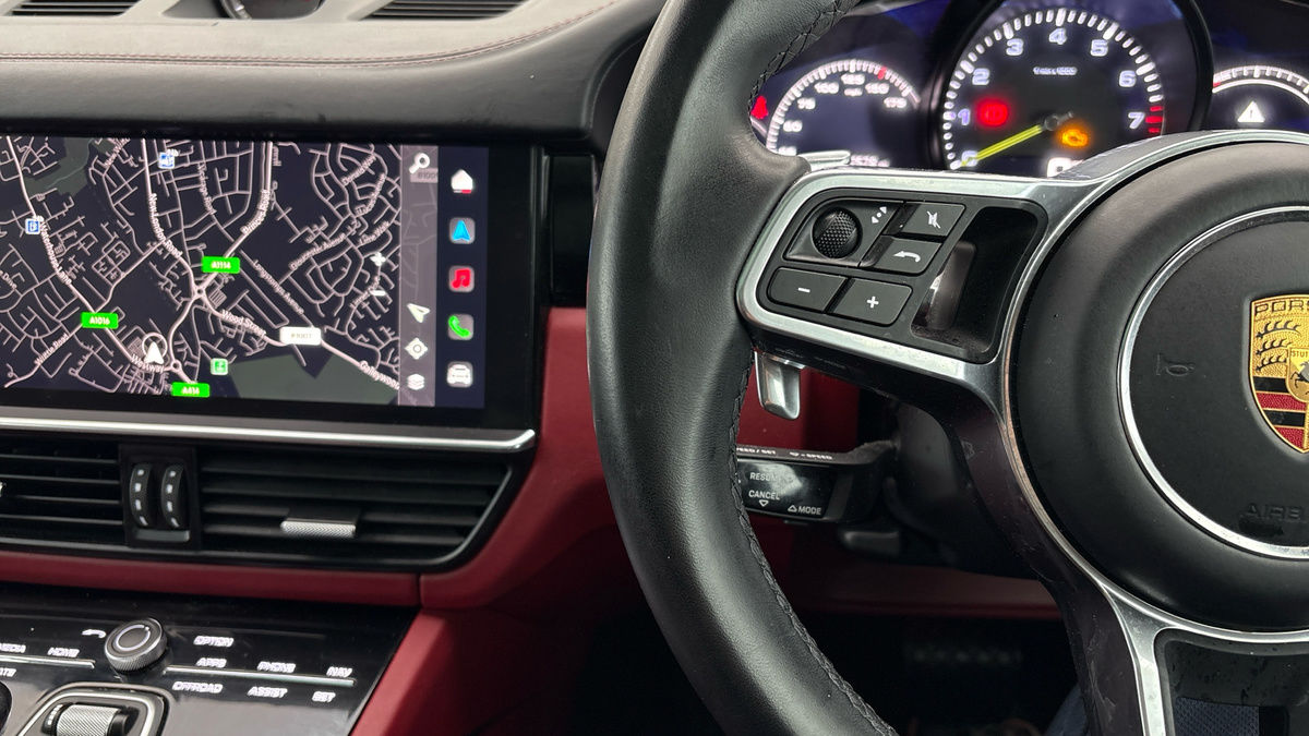 Porsche Cayenne Image 13