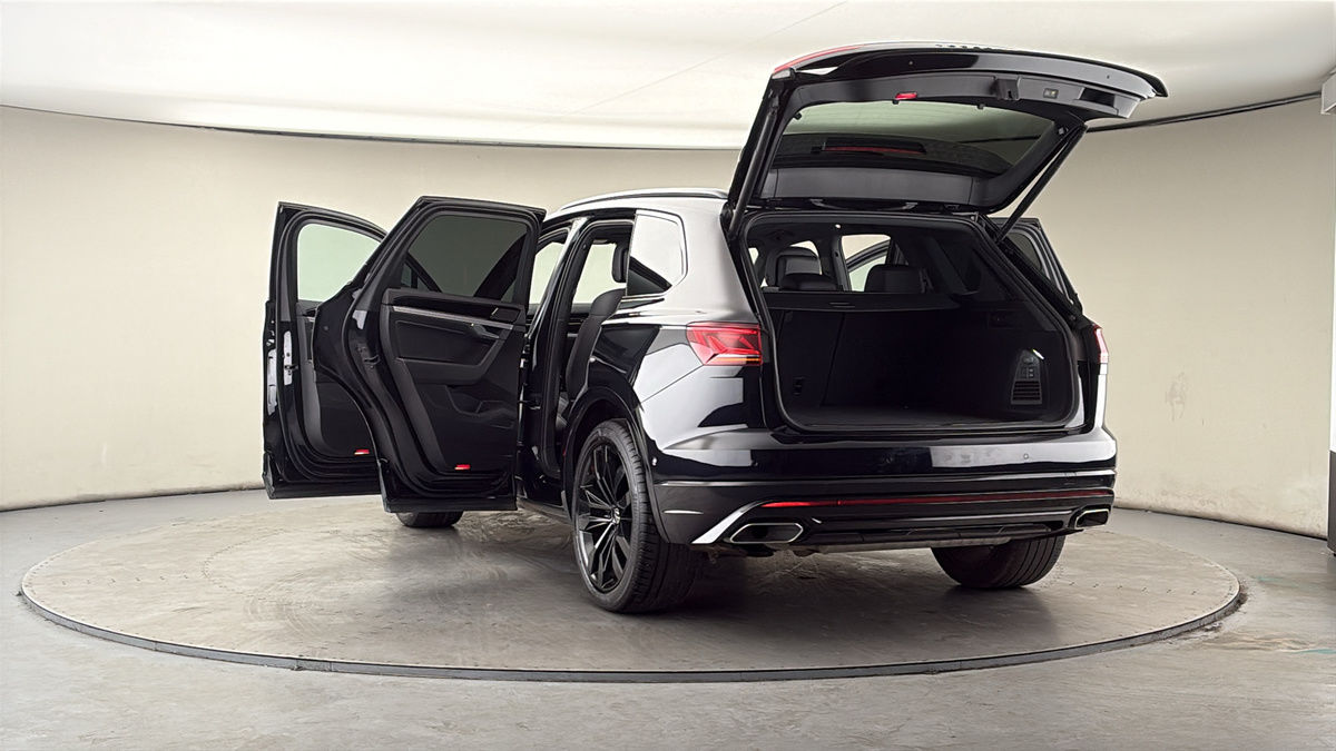 More views of Volkswagen Touareg