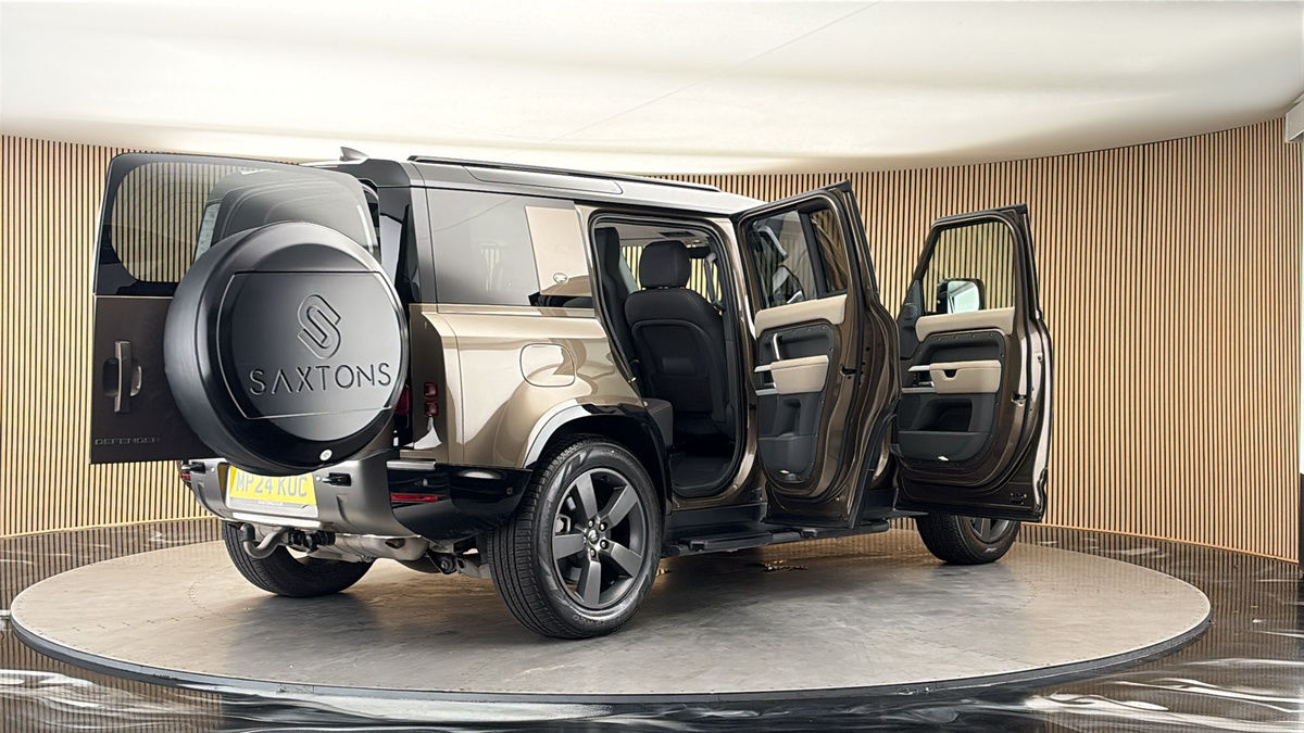 More views of Land Rover Defender 110