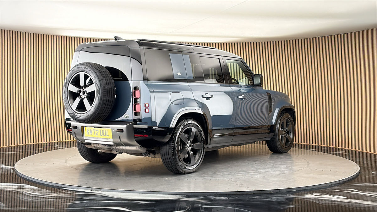 More views of Land Rover Defender 110