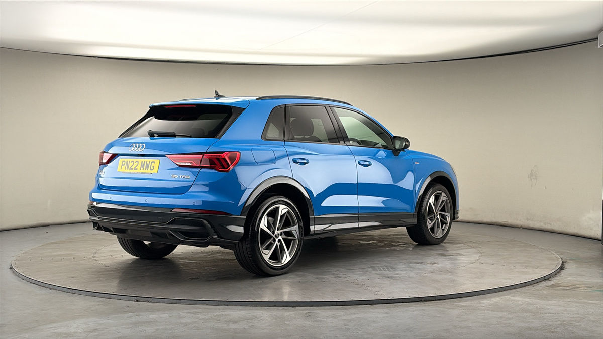Audi Q3 Image 21