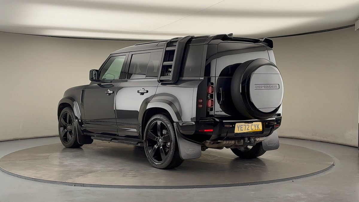 Land Rover Defender 110 Image 4