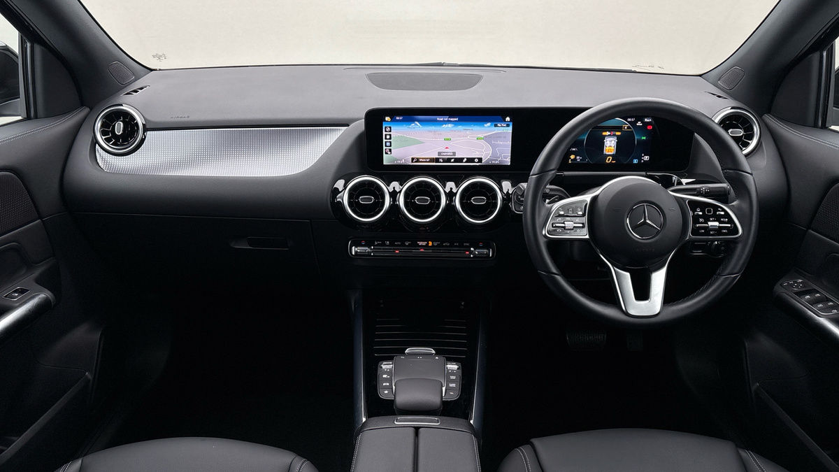 Mercedes-Benz GLA Image 12