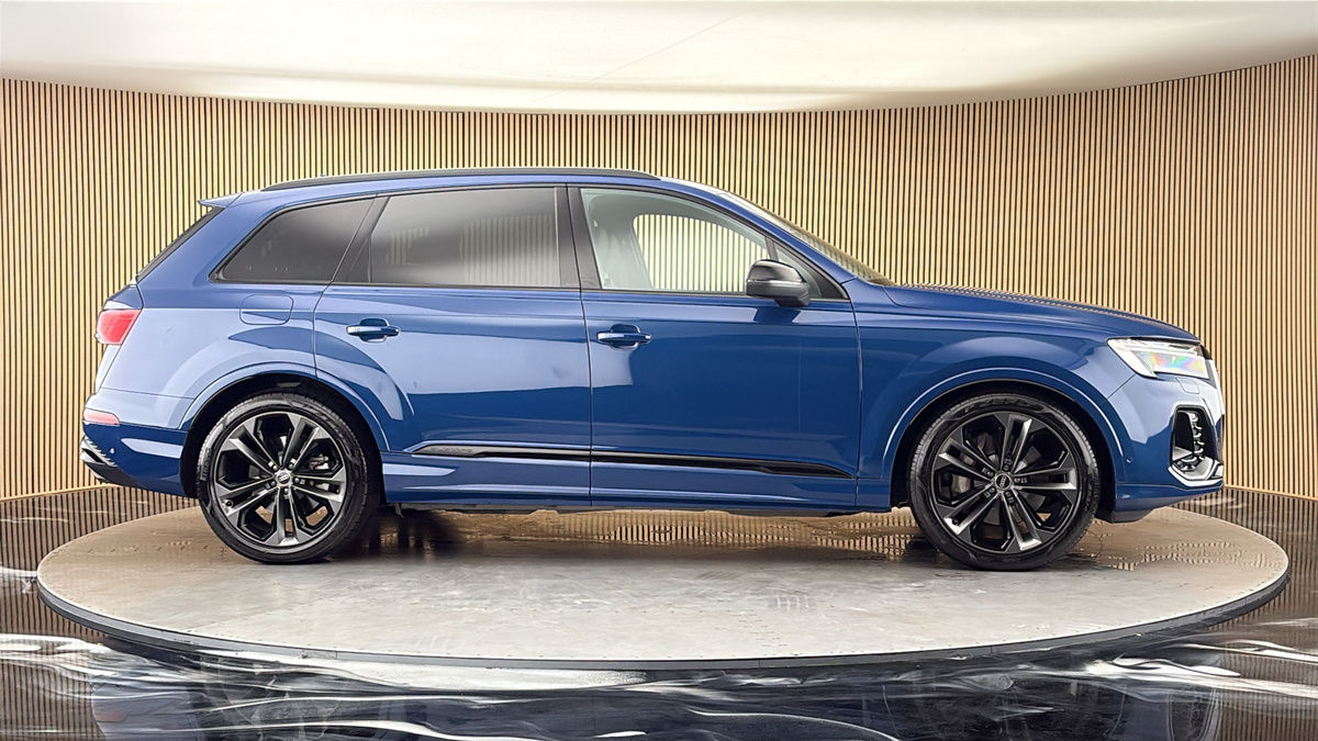 More views of Audi Q7