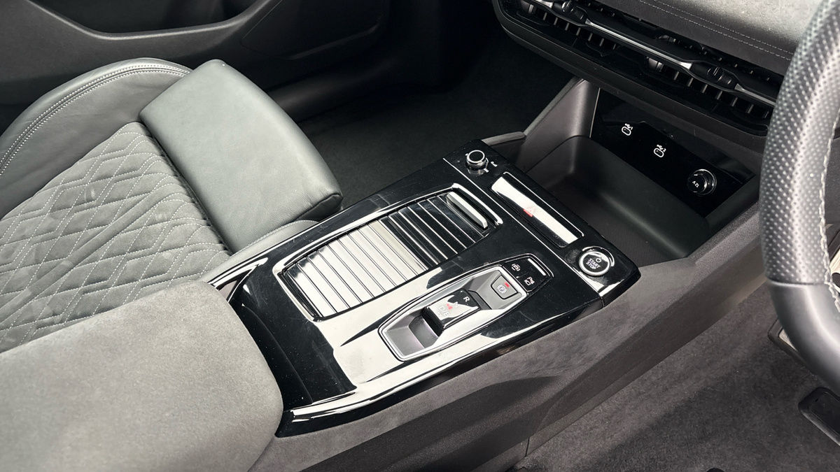 Audi Q6 e-tron Image 18