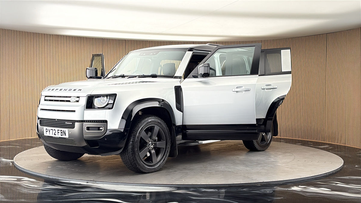 More views of Land Rover Defender 110