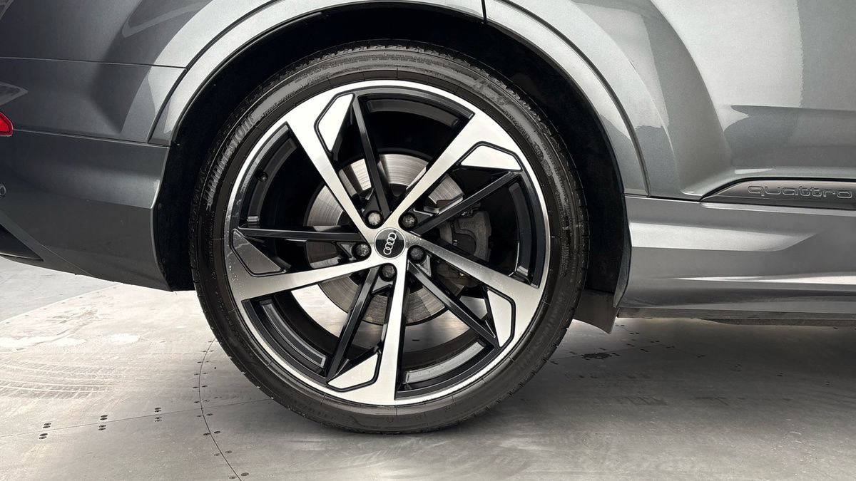 Audi Q7 Image 10