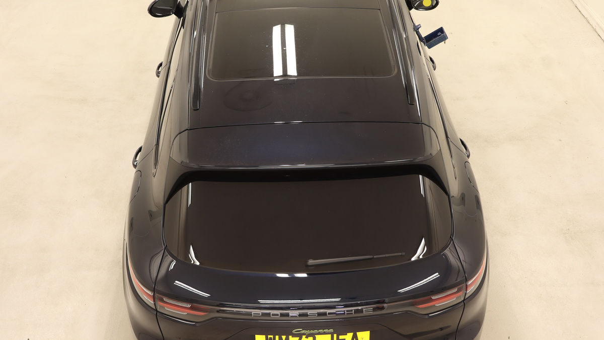 Porsche Cayenne Image 8