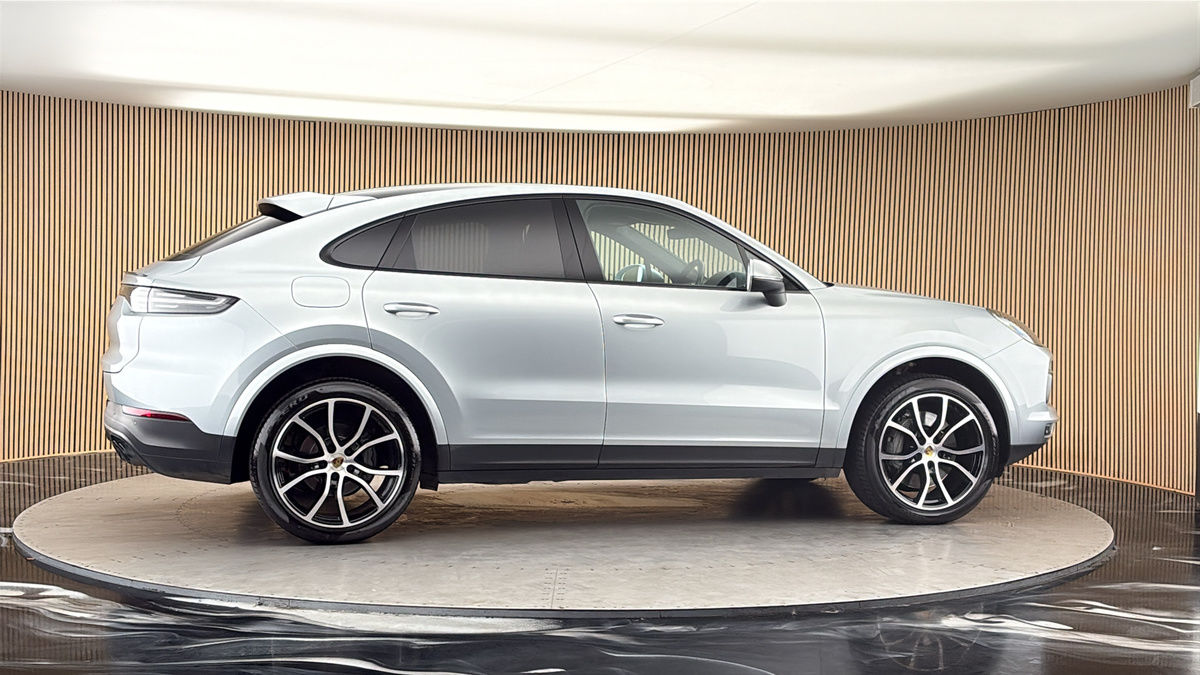 More views of Porsche Cayenne