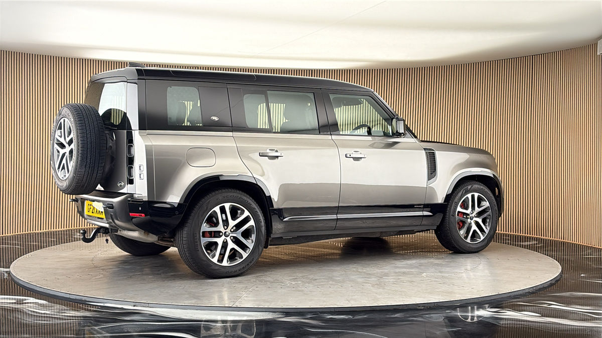 More views of Land Rover Defender 110