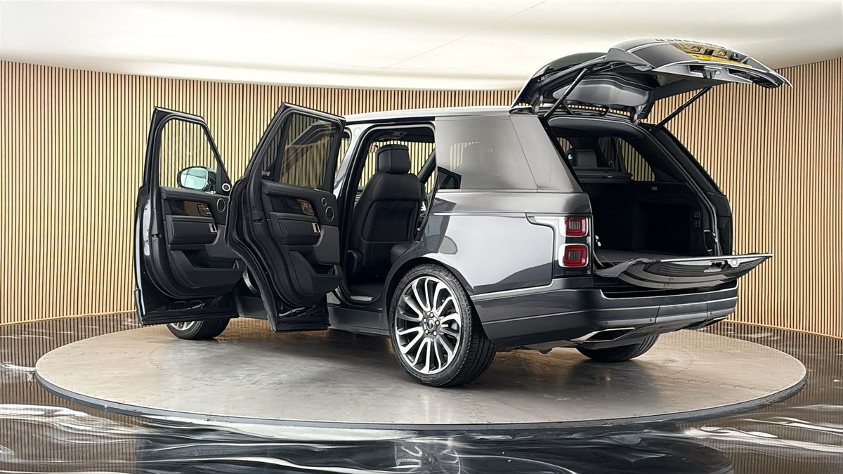 More views of Land Rover Range Rover