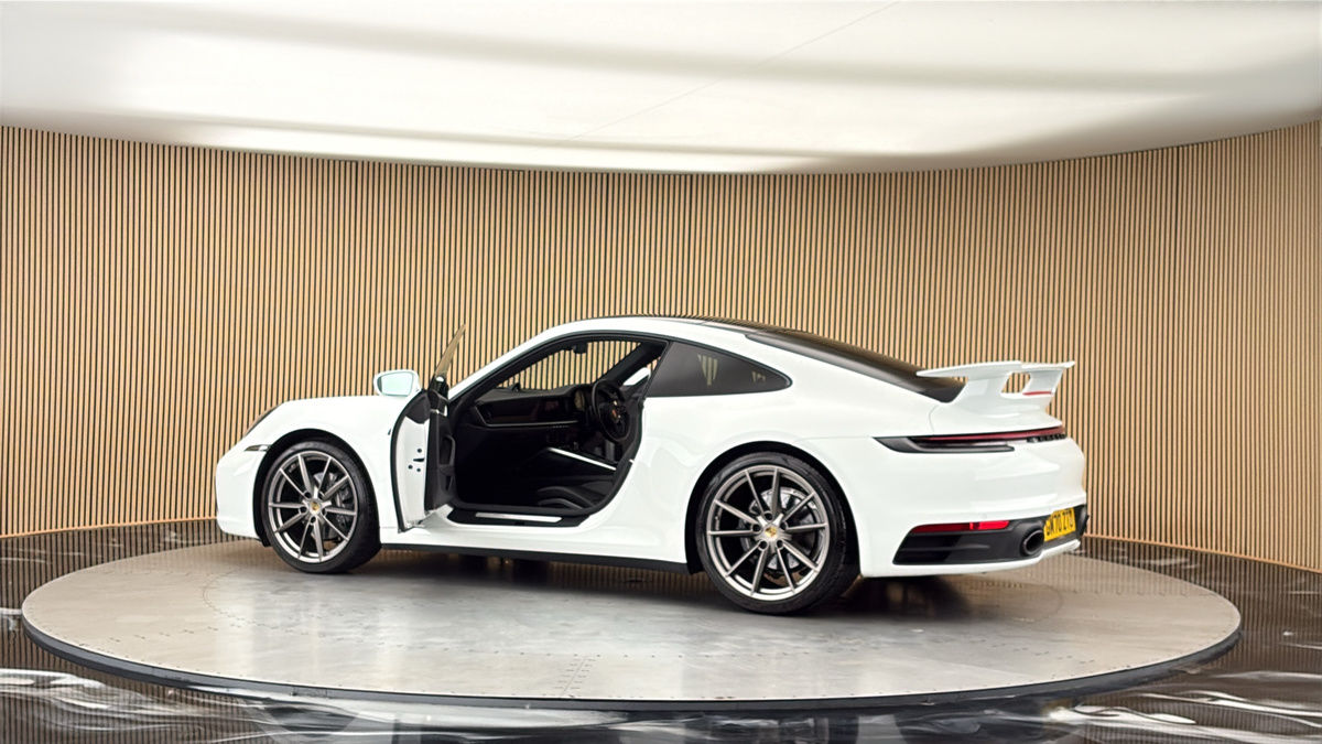 More views of Porsche 911