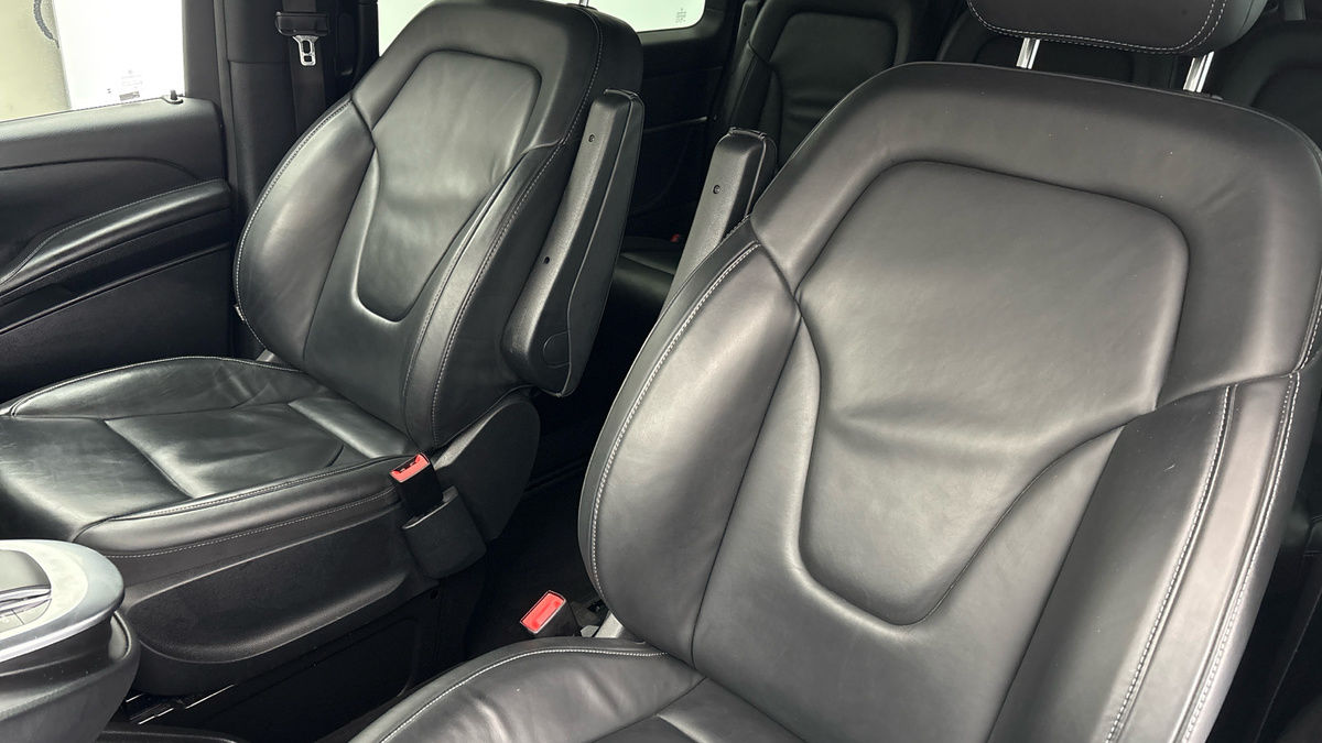 Mercedes-Benz V Class Image 7