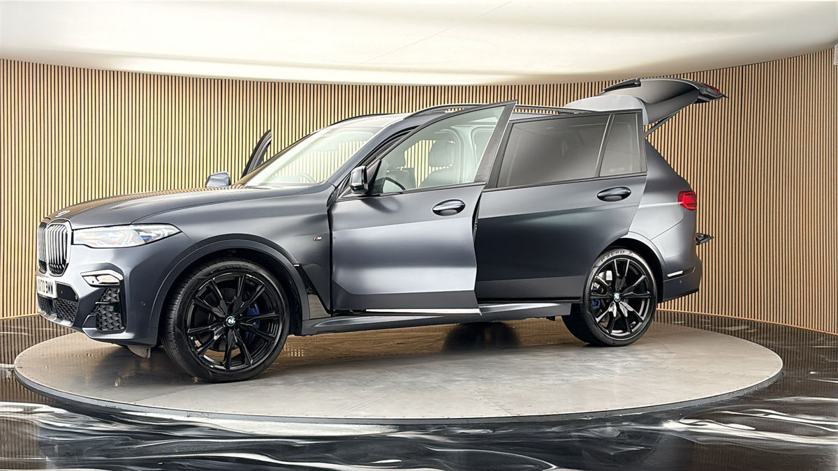 More views of BMW X7