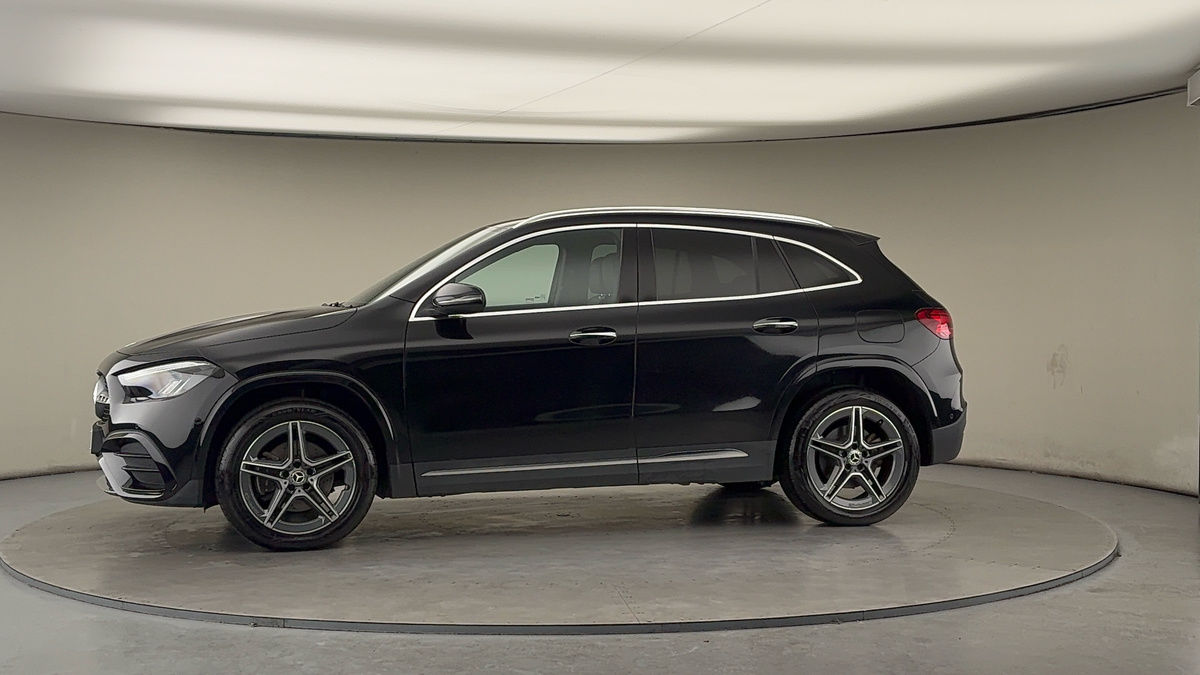 More views of Mercedes-Benz GLA