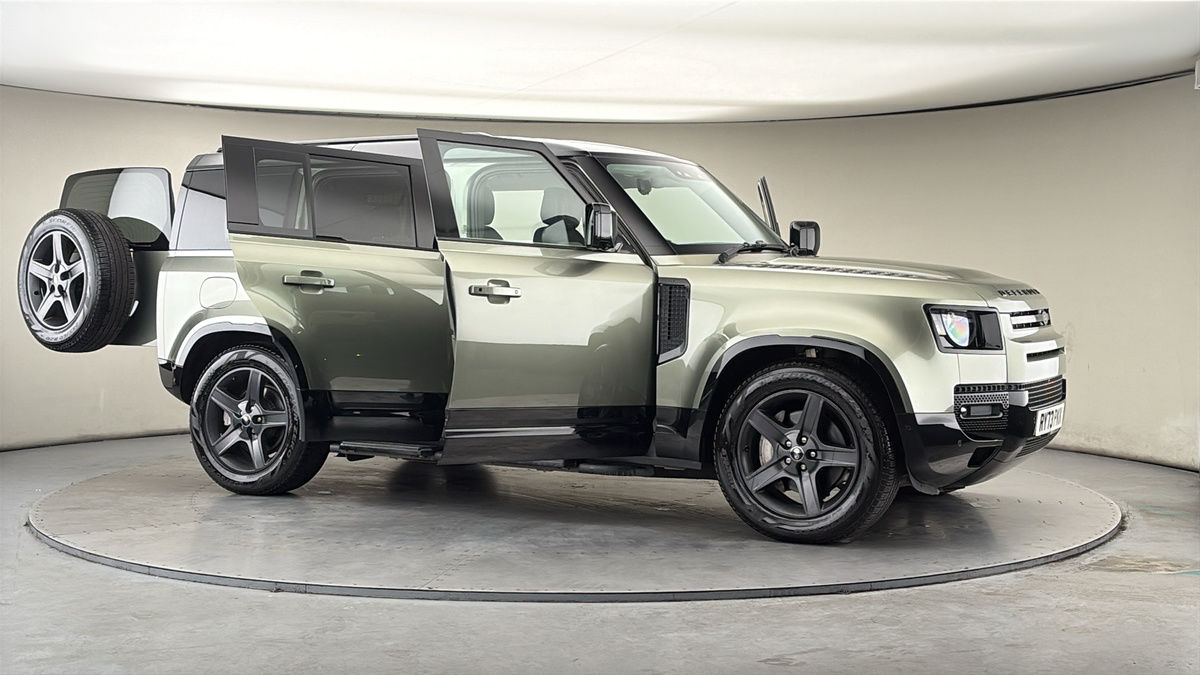 More views of Land Rover Defender 110