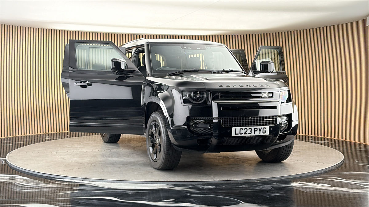 More views of Land Rover Defender 110