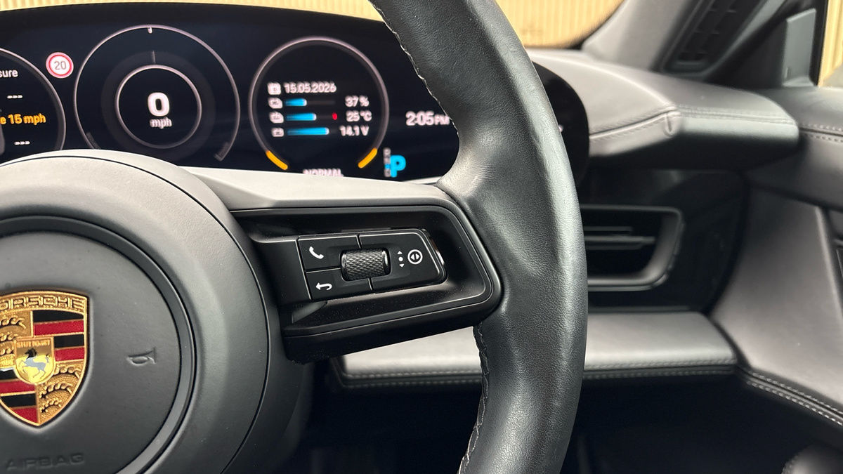 Porsche Taycan Image 14