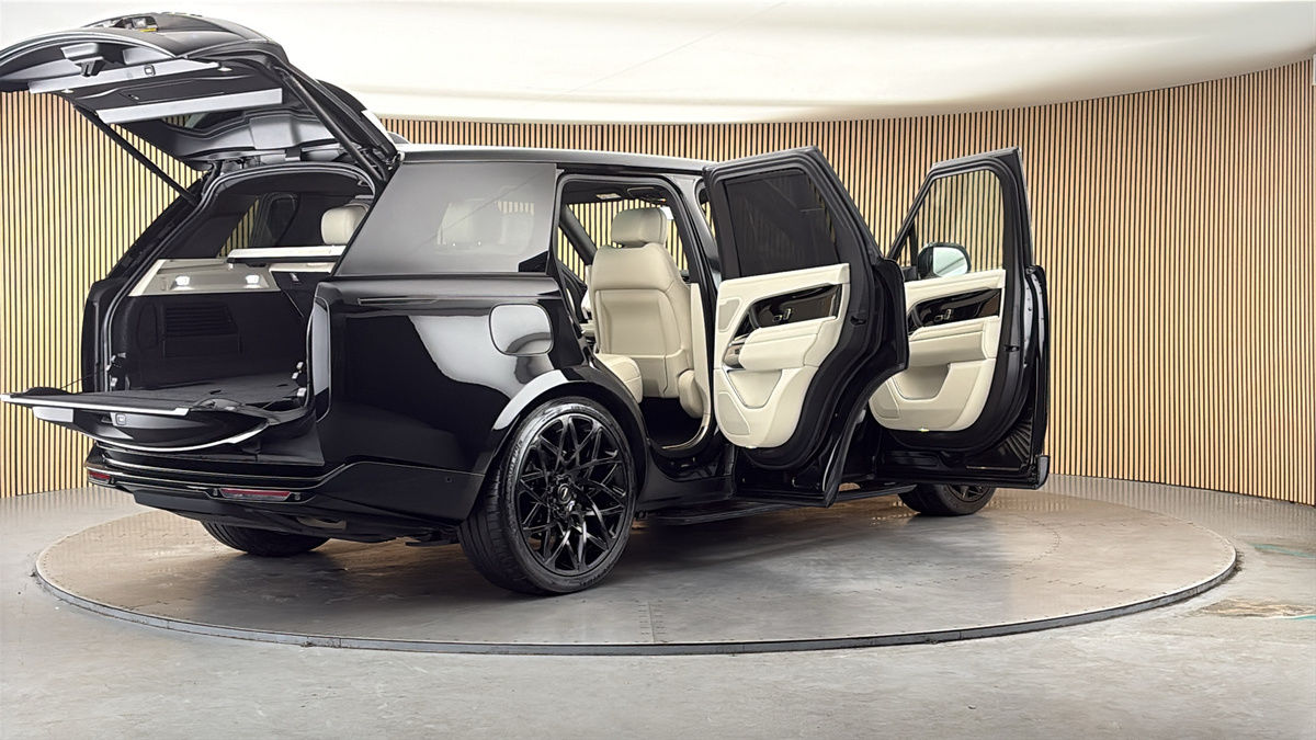 More views of Land Rover Range Rover