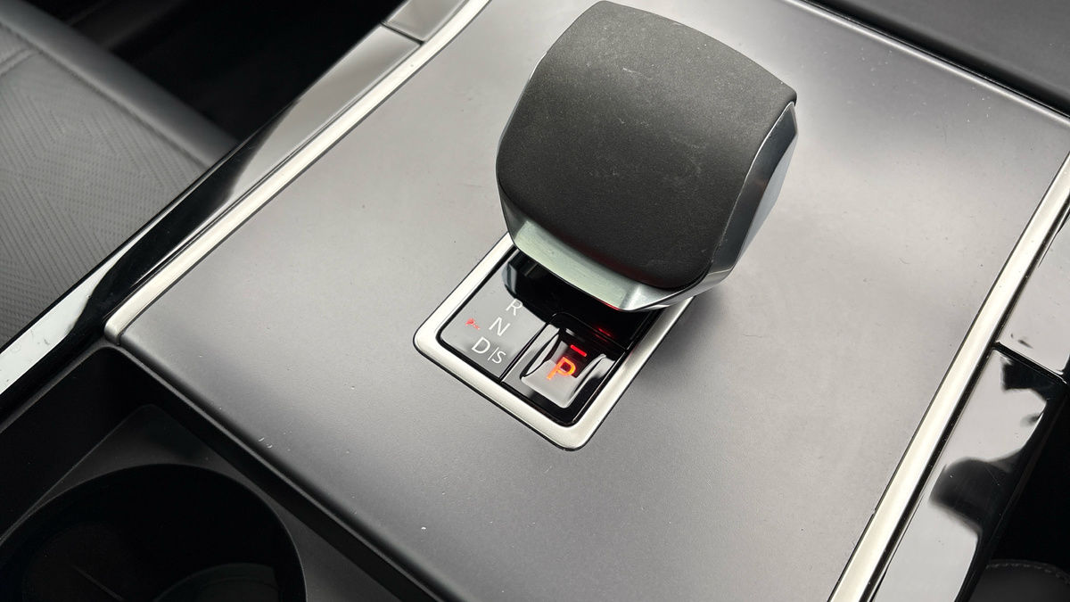 Land Rover Range Rover Velar Image 26