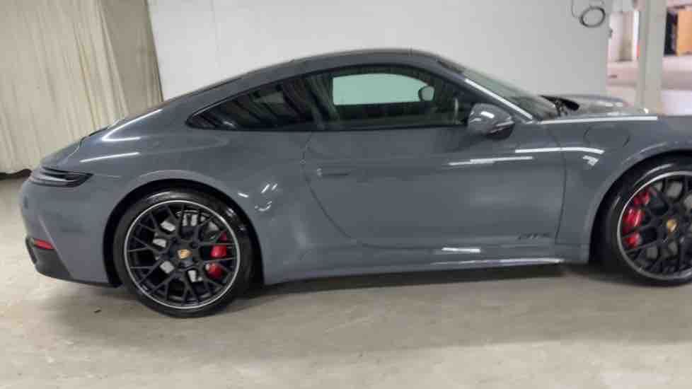 More views of Porsche 911
