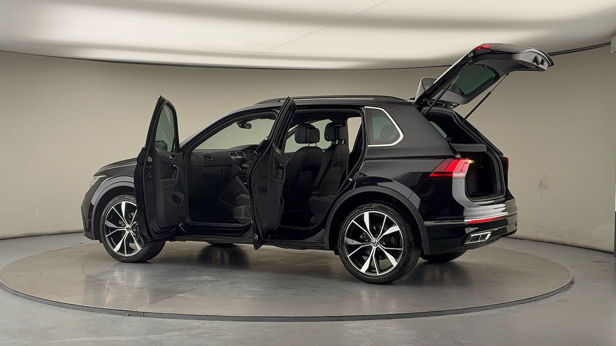 More views of Volkswagen Tiguan