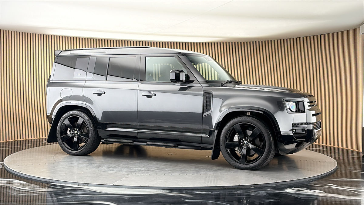 More views of Land Rover Defender 110