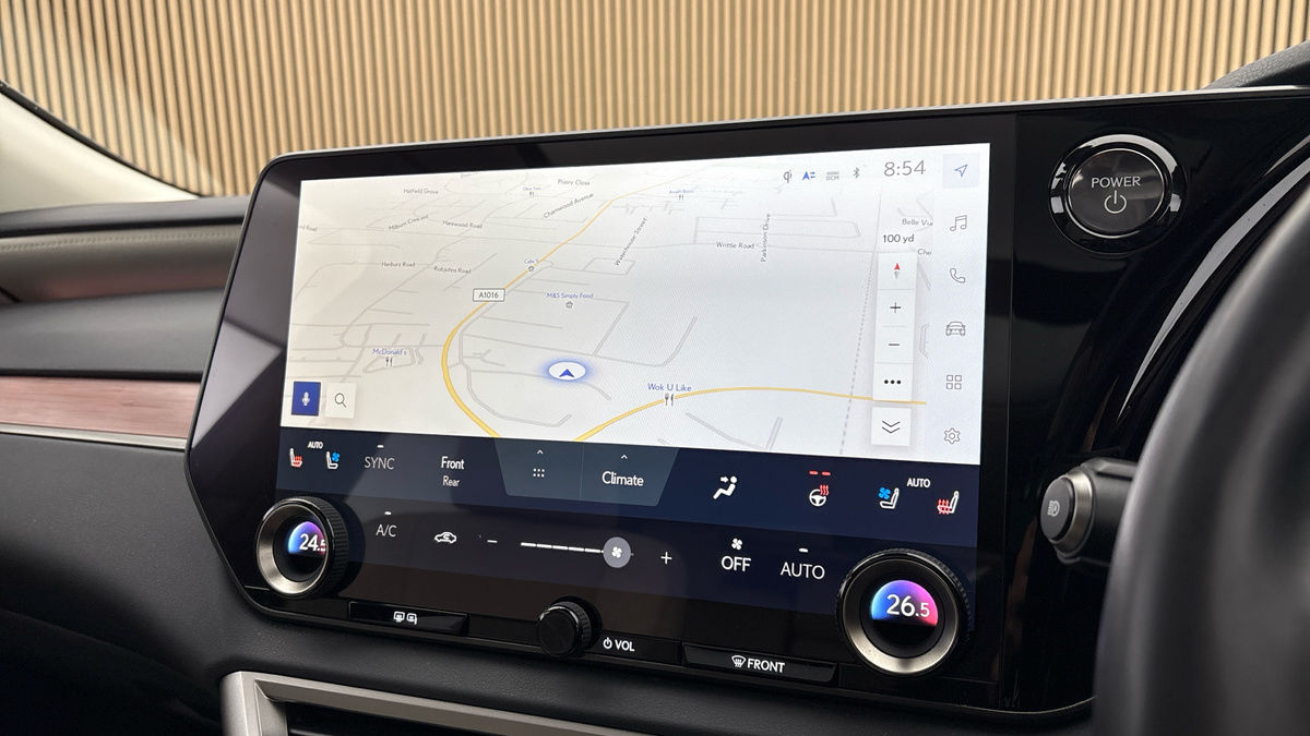 Lexus RX Image 17