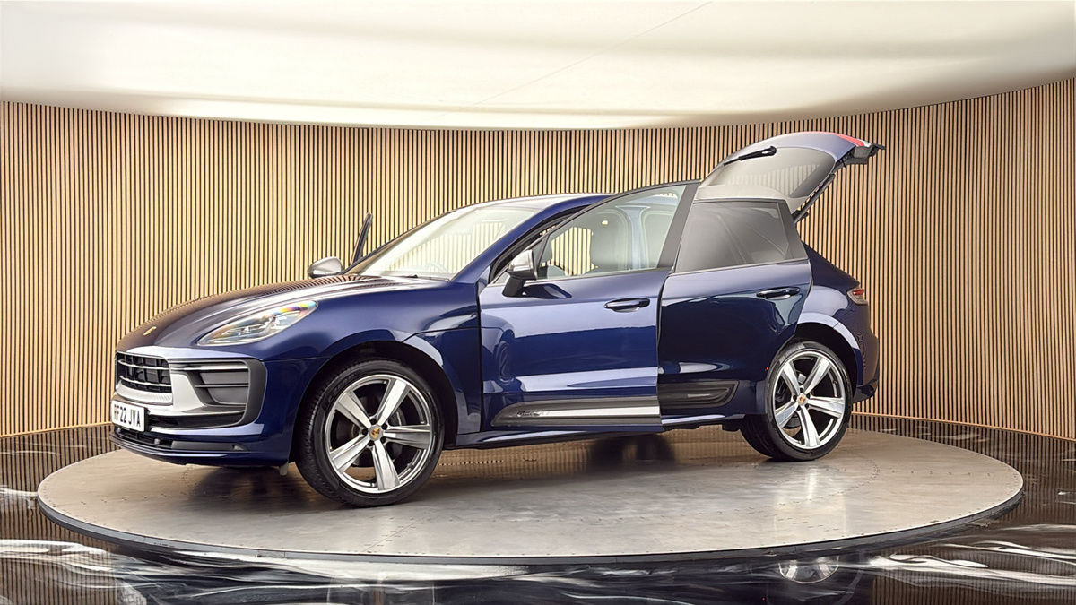 More views of Porsche Macan