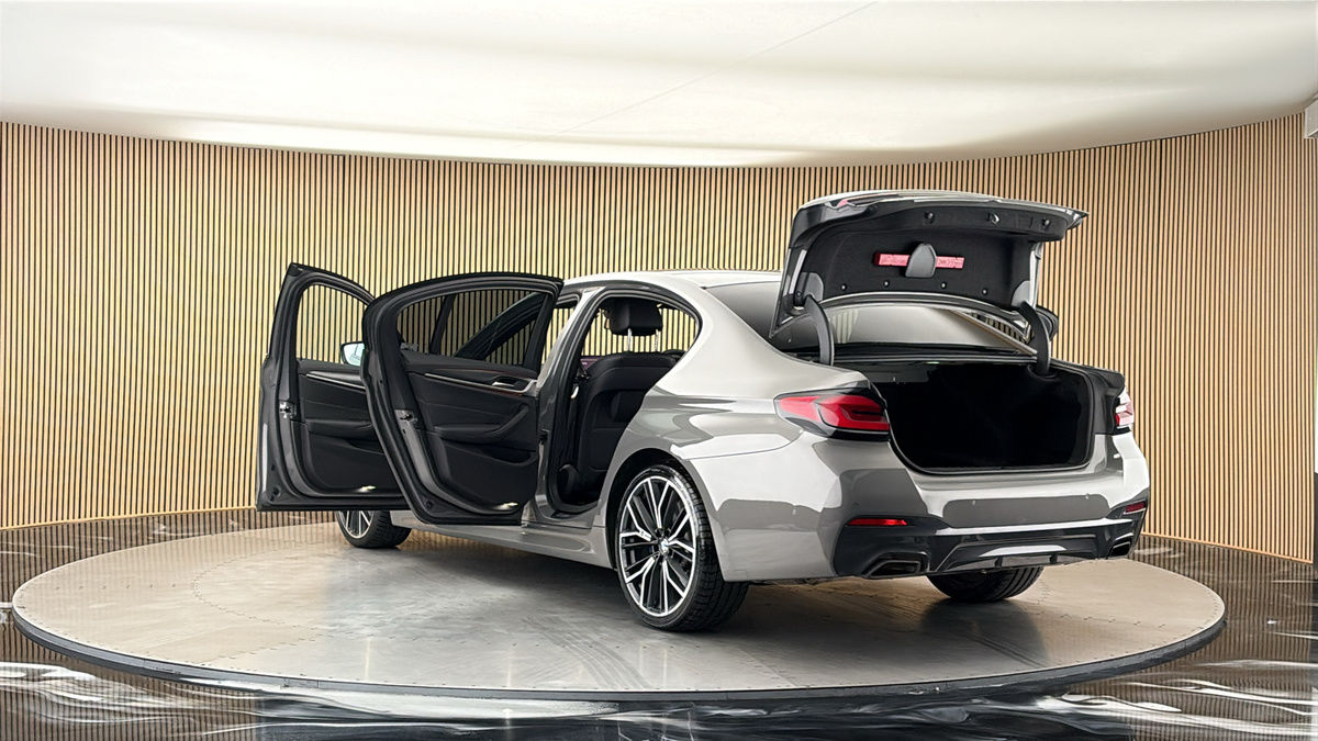 BMW 5 Series Image 23