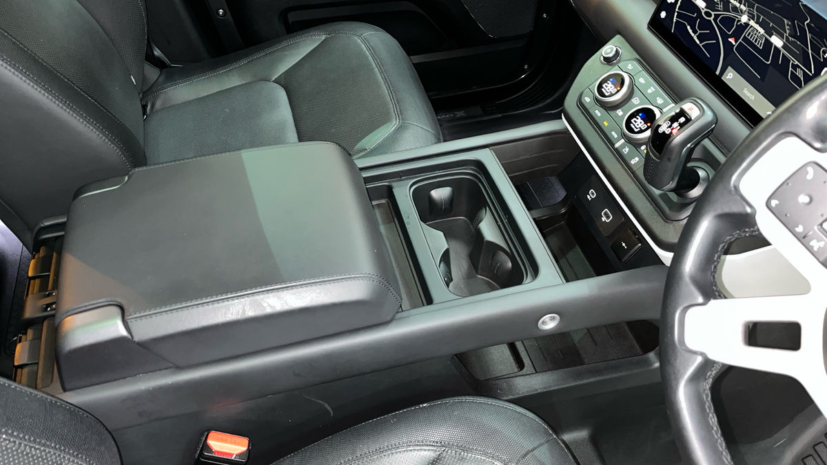 Land Rover Defender 110 Urban Image 18