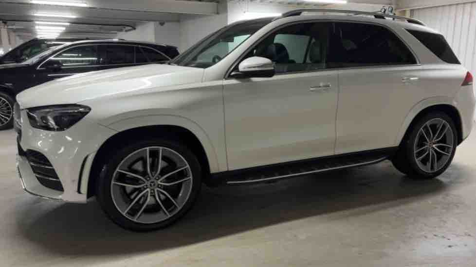 More views of Mercedes-Benz GLE