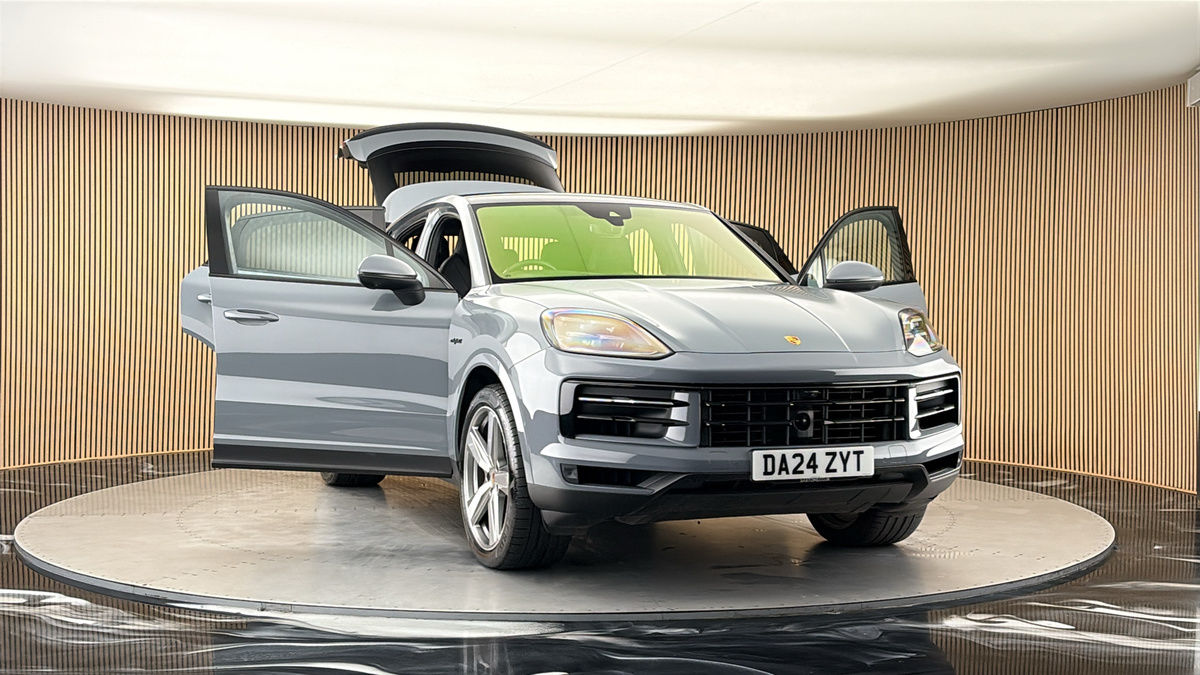 More views of Porsche Cayenne