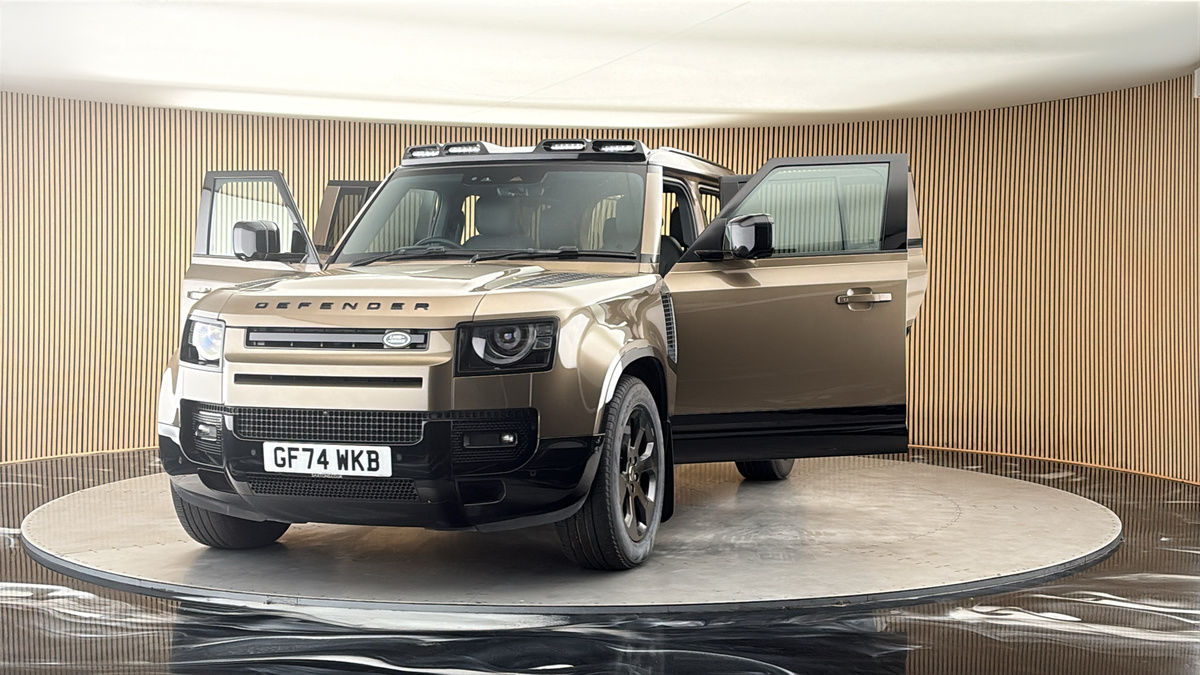 More views of Land Rover Defender 110