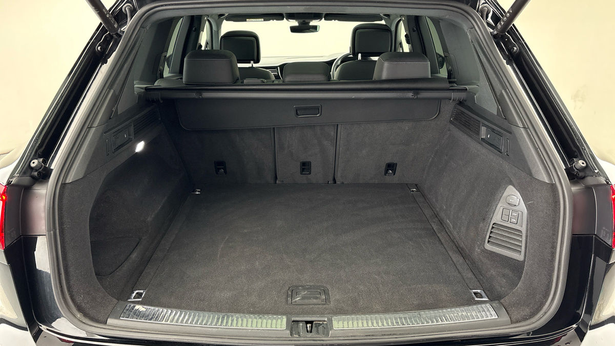 Volkswagen Touareg Image 11