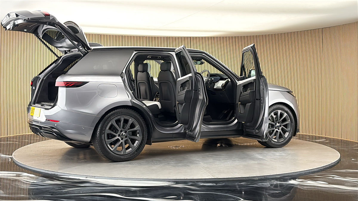 More views of Land Rover Range Rover Sport