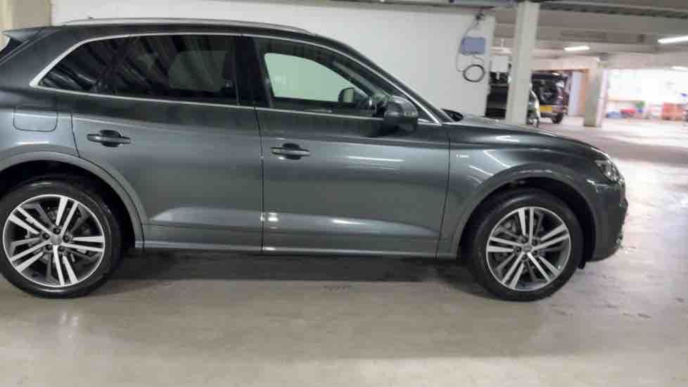 More views of Audi Q5