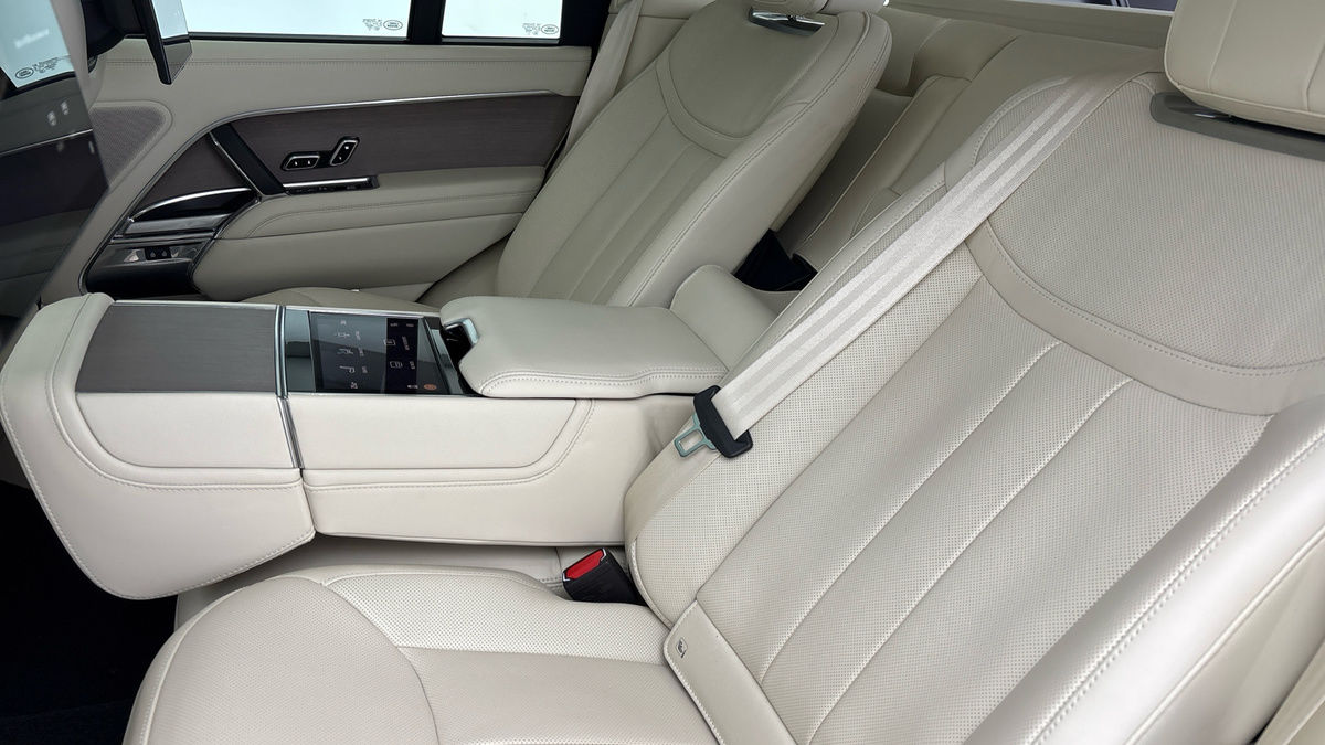 Land Rover Range Rover Image 9