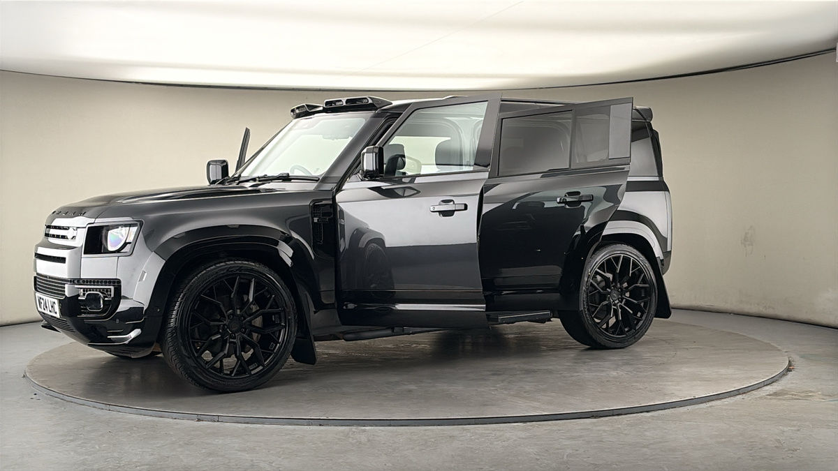 More views of Land Rover Defender 110