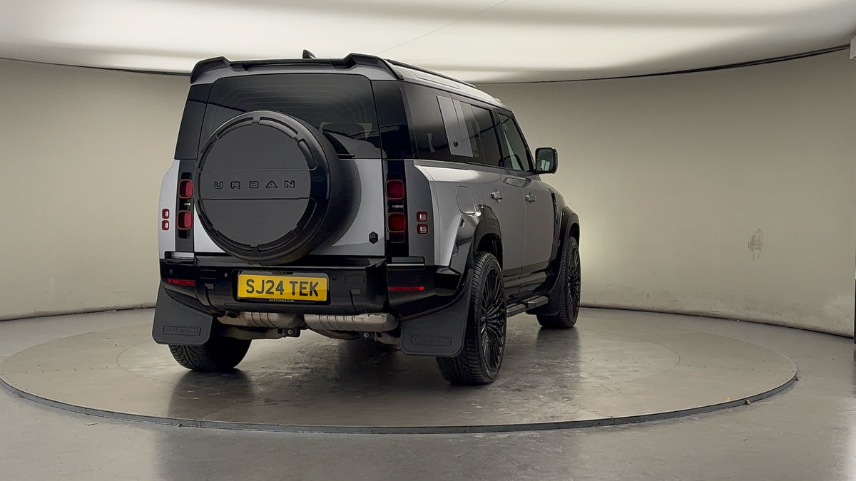 More views of Land Rover Defender 110