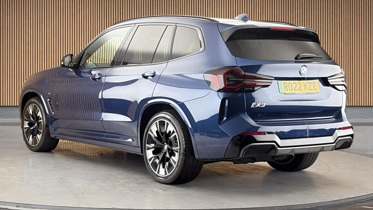 BMW iX3 Image 2