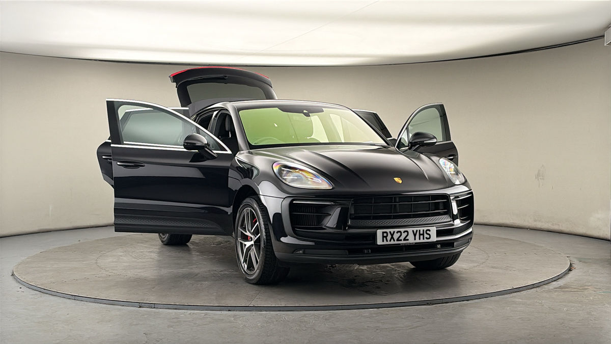 More views of Porsche Macan