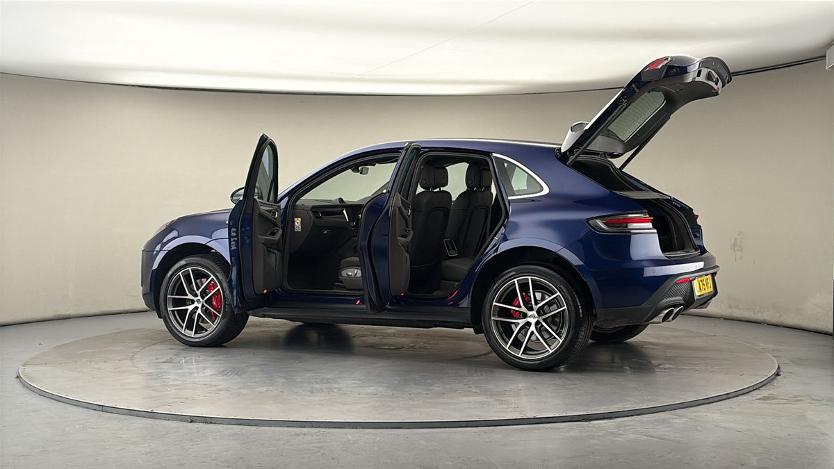 More views of Porsche Macan